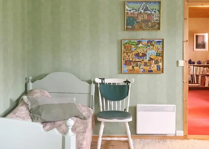 7 Person In Sortland-by Traum Sortland